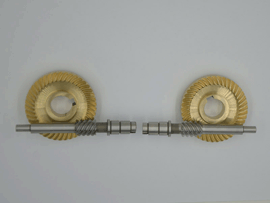 curved tooth offset cylindrieal worm_gear pairs